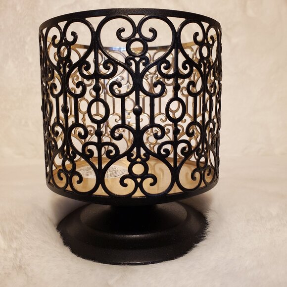 Bath & Body Works Heart 3-Wick Pedestal Candle Holder Sleeve - Picture 1 of 4